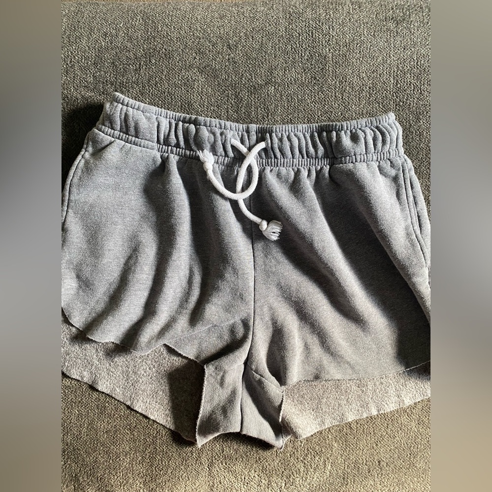 Wild Fable women’s sweat shorts w/ pockets -L 

Elastic Waist & Drawstring